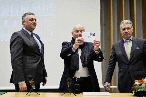 Нова пощенска марка отбелязва 150 години от рождението на Сарафов