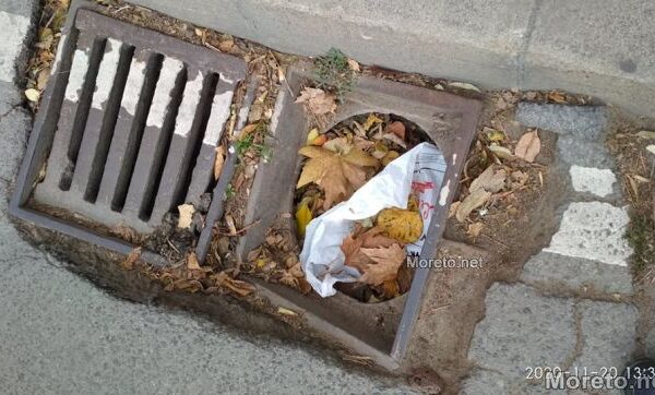 Почистват дъждоприемните шахти в районите „Одесос“ и „Приморски“ във Варна до 1 май.