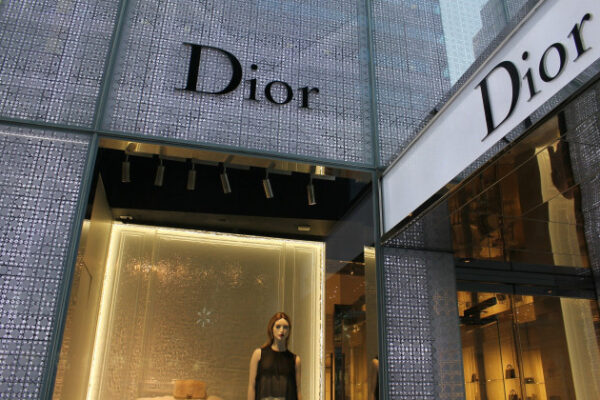 Регистрацията на Dior в Русия: юридическа защита или политически сигнал?