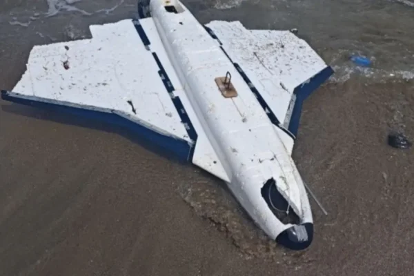 Морето изкара дрон до къмпинг „Делфин“ край Ахтопол