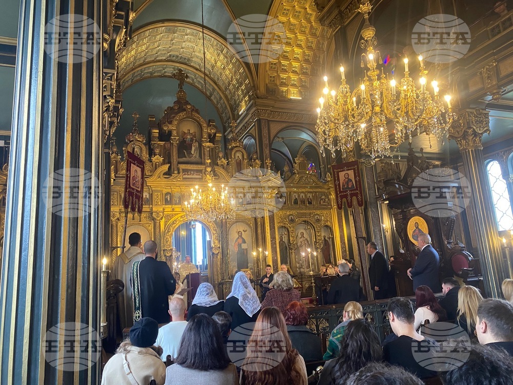 Желязната църква „Св. Стефан“ събра българи и гости от цял свят за Великден.