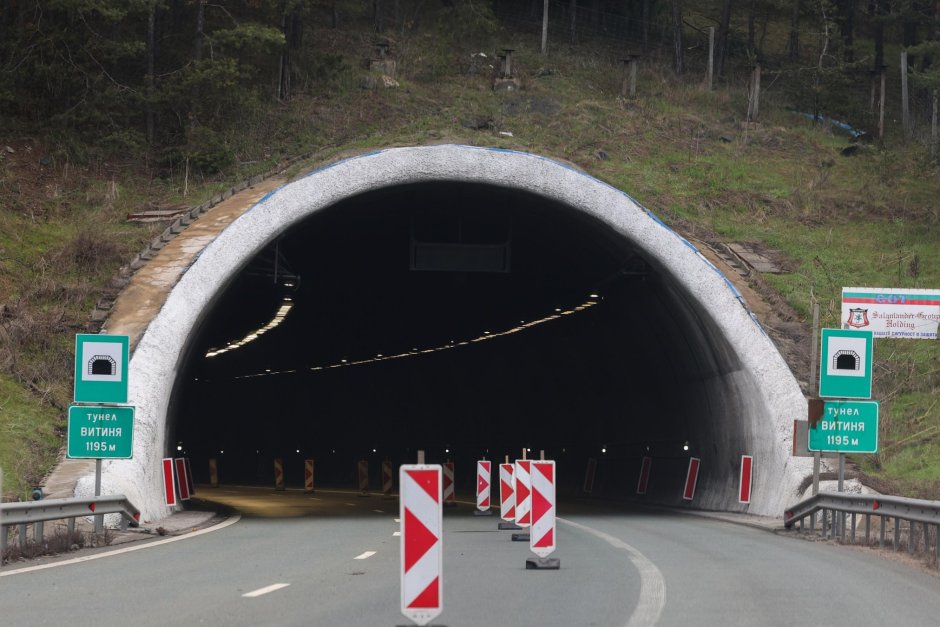 Задържаха водач след хаос на „Хемус“ в пиковия празничен ден