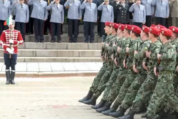 МО променя финансовите условия за служители, изпратени зад граница