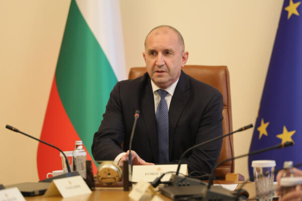 Премиерът попълни екипите на министерствата с нови заместници