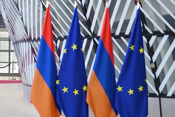 Армения окончателно дава приоритет на ЕС в сферата на сигурността и отбраната. Русия губи контрол