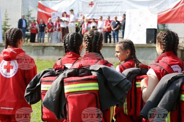 Млади спасители от цялата страна се събират за национален турнир по първа помощ.