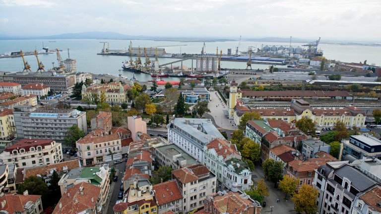 Откриха тяло на моряк в пристанището в Бургас