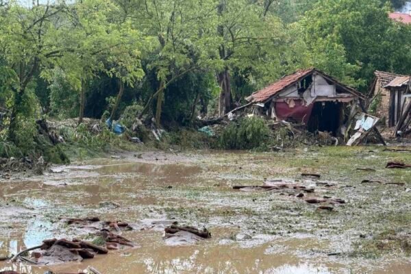 Две общини във Варненско под вода заради пороен дъжд.