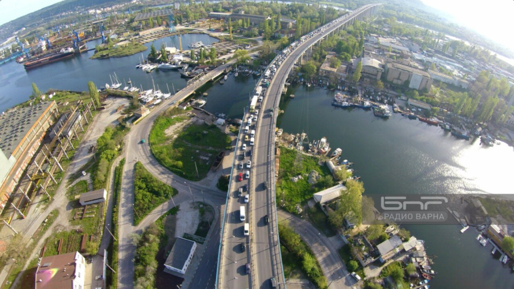 13 коли пострадаха при три катастрофи на Аспаруховия мост