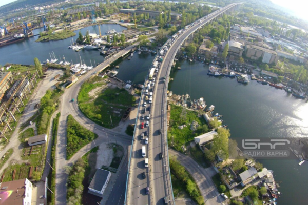 13 коли пострадаха при три катастрофи на Аспаруховия мост