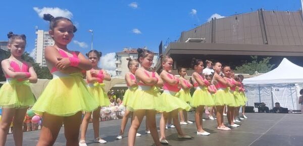 Варна посреща XVII издание на фестивала „Най-сладкият ден“.