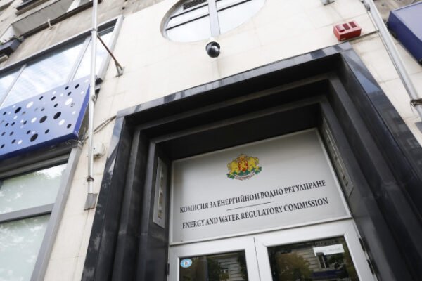 Домакинствата ще плащат повече за парно и ток от 1 юли