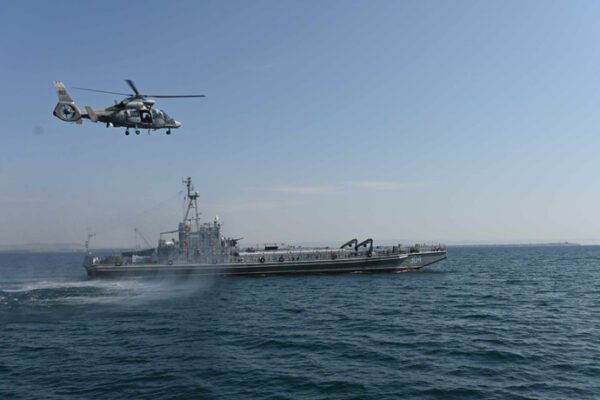 Военни водолази прочистват Черно море от мини 