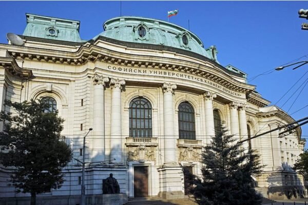 Висшите училища дигитализират още студентски документи 