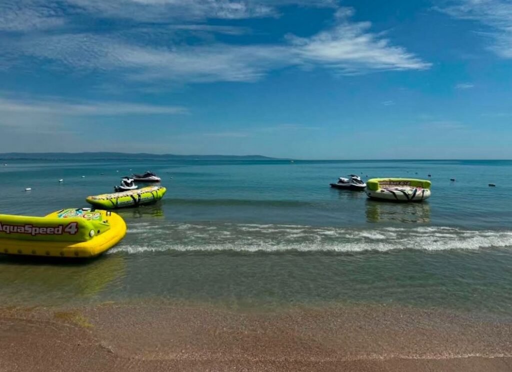 Туристите вече могат да проверяват дали водните атракции по морето са разрешени