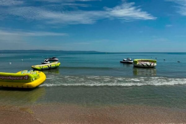 Туристите вече могат да проверяват дали водните атракции по морето са разрешени