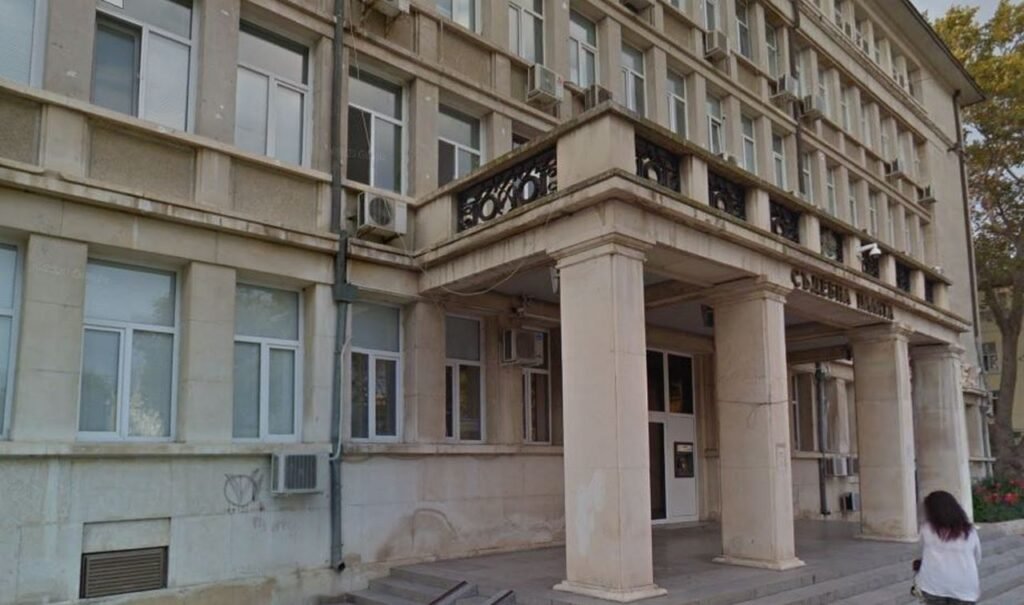 Съдът остави в ареста 33-годишен мъж по дело за наркотици във Варна