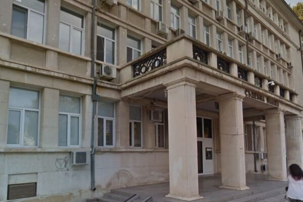Съдът остави в ареста 33-годишен мъж по дело за наркотици във Варна