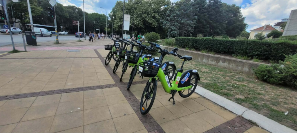 GPS система следи къде се оставят електрическите велосипеди във Варна 