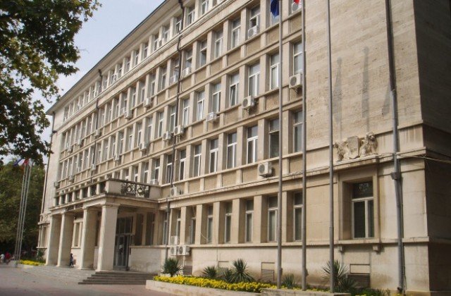 Домашният арест на шофьора, обвинен за смъртта на моторист, остава в сила 