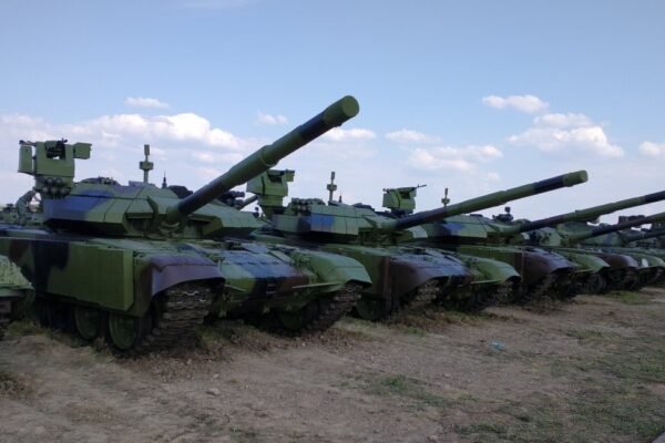 Руските танкове така и не дойдоха: защо Сърбия постепенно се връща към Европа