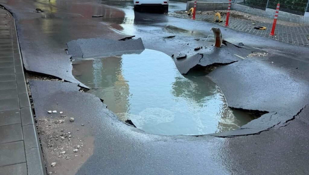 Магистралният водопровод към Златни пясъци пак аварира, пускат резервно водоснабдяване 