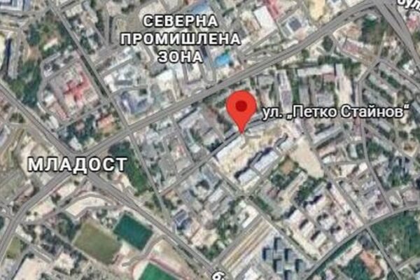 Шофьорите да внимават: спират движението по ул. „Петко Стайнов“