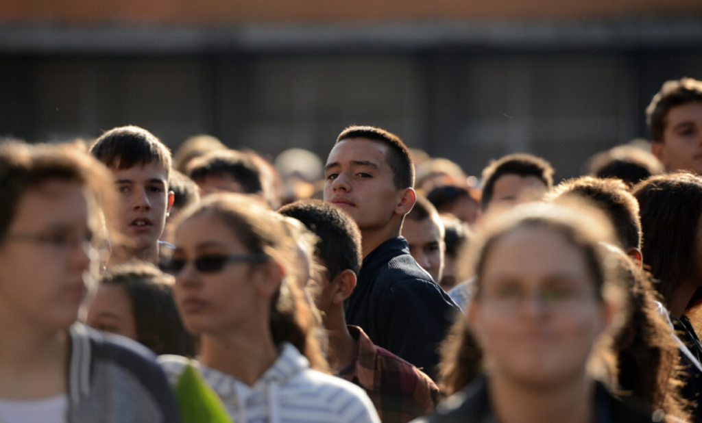 Младите българи съставляват 14% от населението, една трета от тях имат работа
