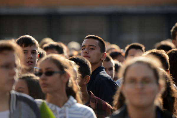 Младите българи съставляват 14% от населението, една трета от тях имат работа