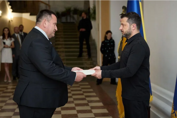Зеленски прие новия български посланик в Киев