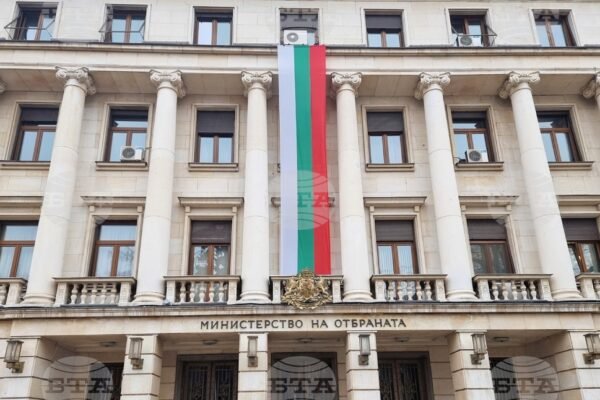Италия и България обсъждат отбраната.