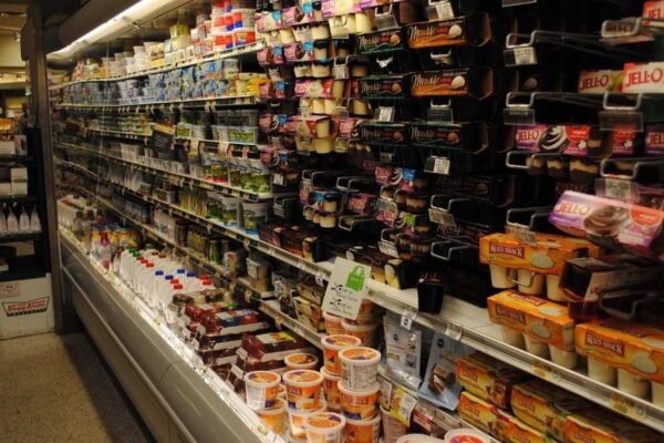 КЗП започва проверки на цените, на които веригите купуват българска продукция
