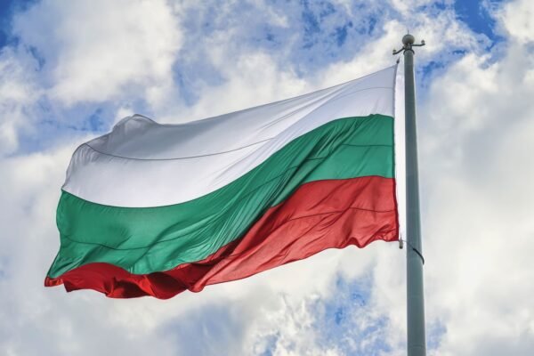 България празнува 118 години от обявяването на Независимостта.