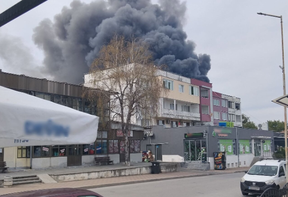 Отмениха бедственото положение в Бяла, но ново огнище активира пожарникарите