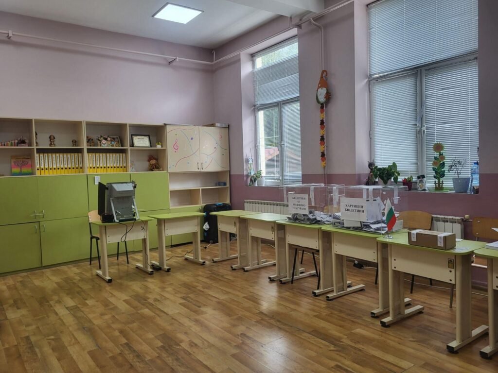 Слаб интерес към урните: Президентският вот върви към антирекорд