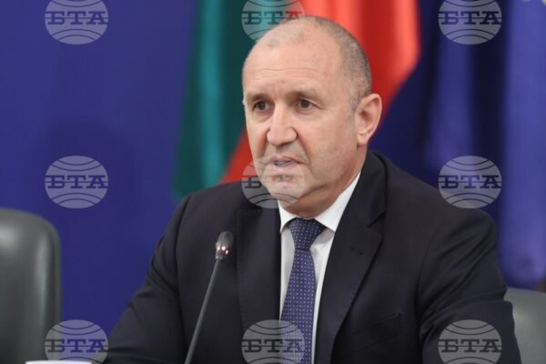 Румен Радев ще даде старт на изграждането на батериен парк в Твърдица.