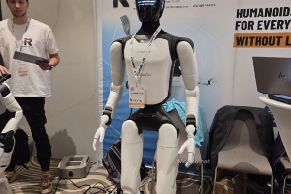 Хуманоидни роботи и робот-куче са сред атракциите на CONNEXUS 2026 във Варна
