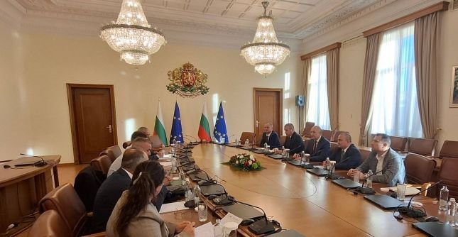 Правителството търси решения за износа на зърно през черноморските пристанища