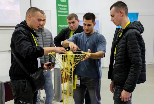 Ученици от цялата страна ще строят кулокранове от спагети във Варна