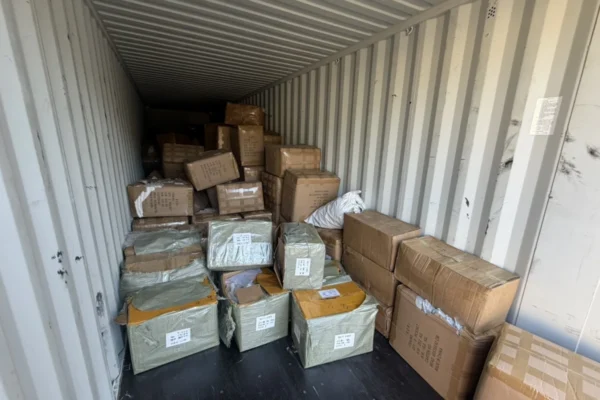 Варненските митничари задържаха близо 12 000 артикула в контейнери от Китай