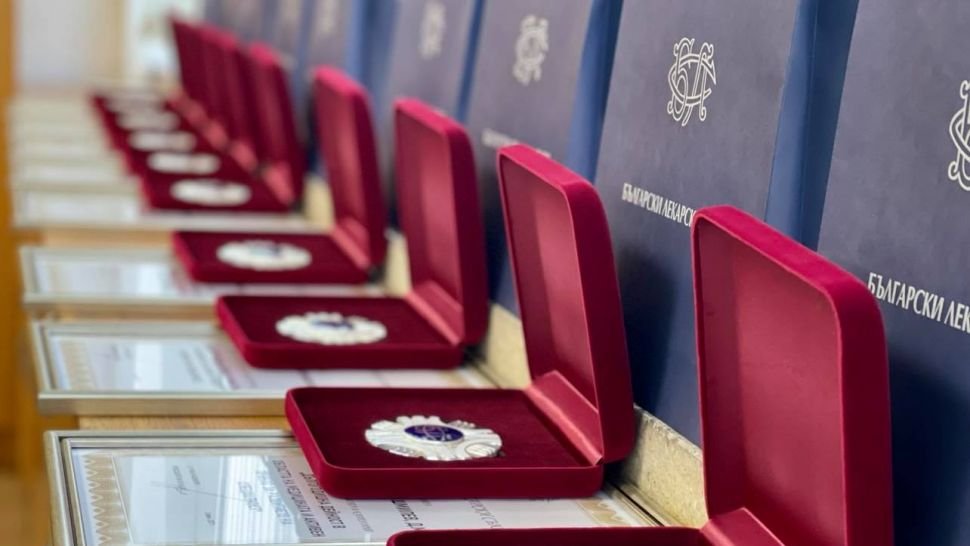 Проф. Калоян Давидов е носителят на отличието „Лекар на годината 2026“