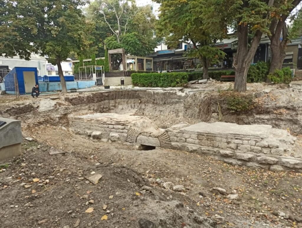 Подновиха разкопките край крепостната стена на Античния Одесос във Варна