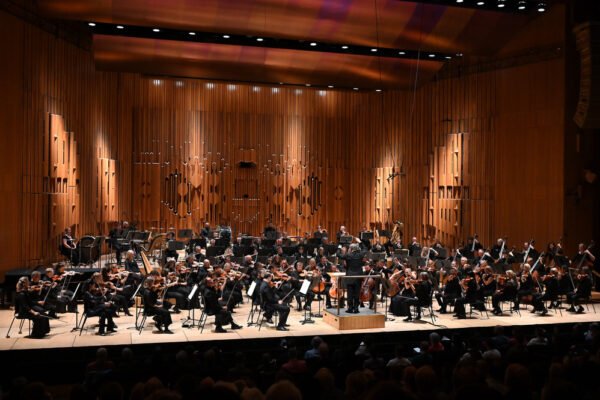 BBC Symphony Orchestra London закрива юбилейното издание на „Варненско лято“ с първи концерт в България.