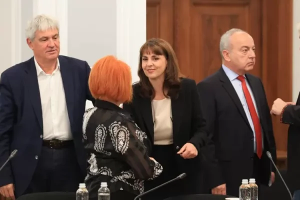 Кабинетът запази предложението за 660 евро минимална заплата 