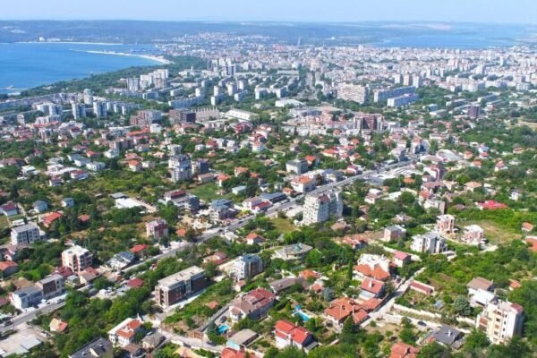 Варна задържа челната си позиция по кредитен рейтинг сред общините в България