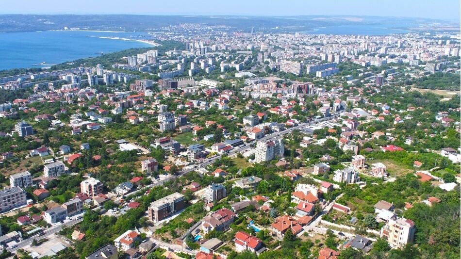 Варна задържа челната си позиция по кредитен рейтинг сред общините в България