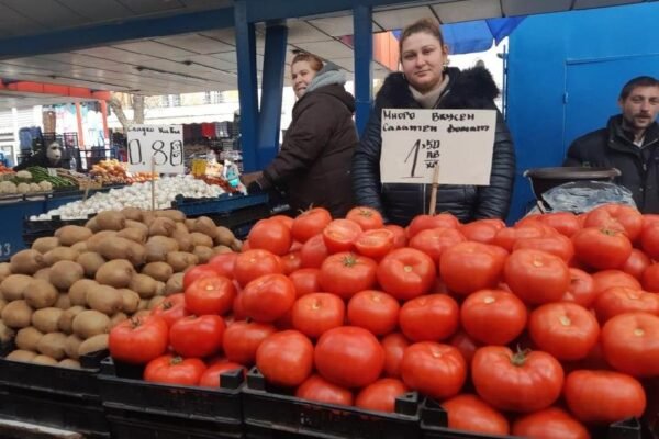 Разнопосочни цени на борсите: Олиото надолу, доматите нагоре.