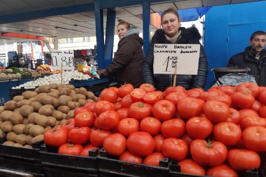 Разнопосочни цени на борсите: Олиото надолу, доматите нагоре
