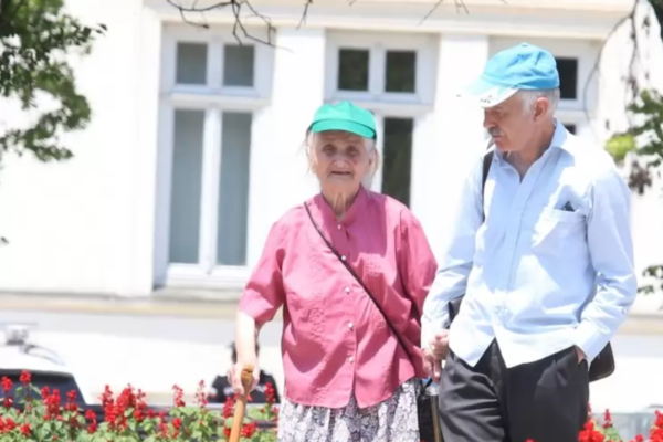 Повече пари за пенсионери и работещи: Радев разкри какво залага Бюджет 2027