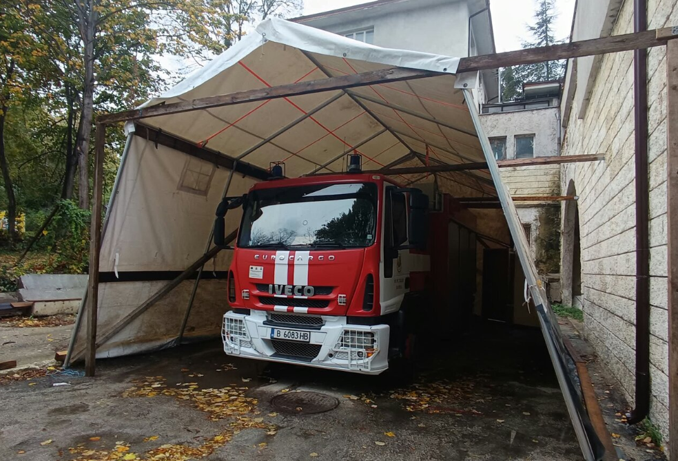 Пожарни коли под брезент: Назрява протестно недоволство в Златни пясъци 